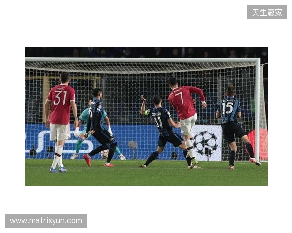 记者：因下赛季很大概率有欧冠踢，曼联想B费再至少留队1年